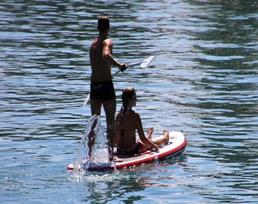 Respekt am Wasser.Bild 3.Stand-up-Paddler.png Leider haben wir keinen Alternativtext zu diesem Bild, aber wir arbeiten daran.